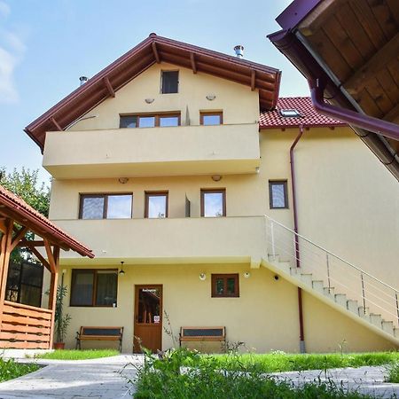 Tomis House Hotel Curtea de Argeş Exterior foto