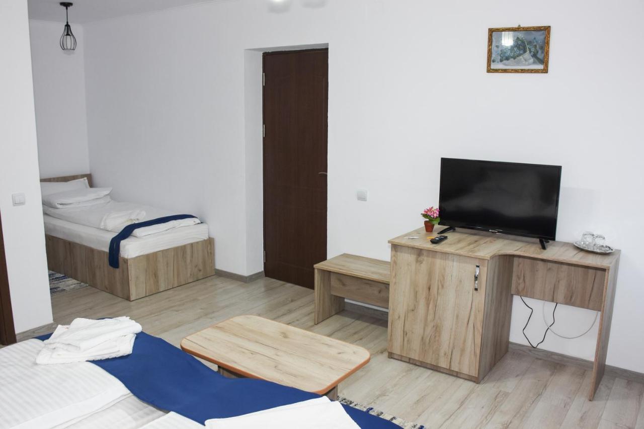 Tomis House Hotel Curtea de Argeş Exterior foto